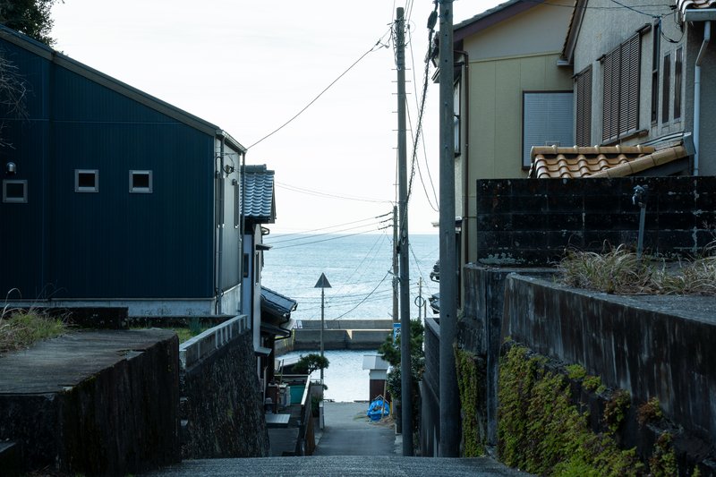海の近くは家賃が高い、と思っていませんか ― 鵠沼海岸・茅ヶ崎、海まで歩ける1Kで一人暮らし【2026年時点】