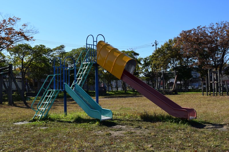 児童公園の遊具