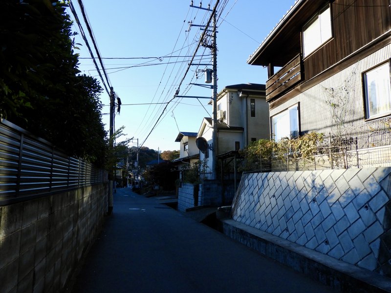 鎌倉の坂道住宅地(M)