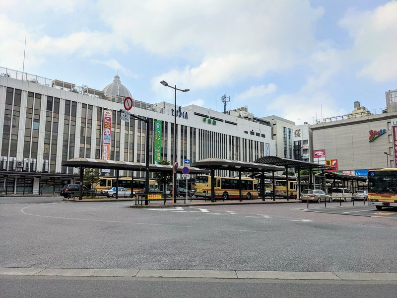 JR平塚駅北口ロータリー（作者: 写真魚、M）