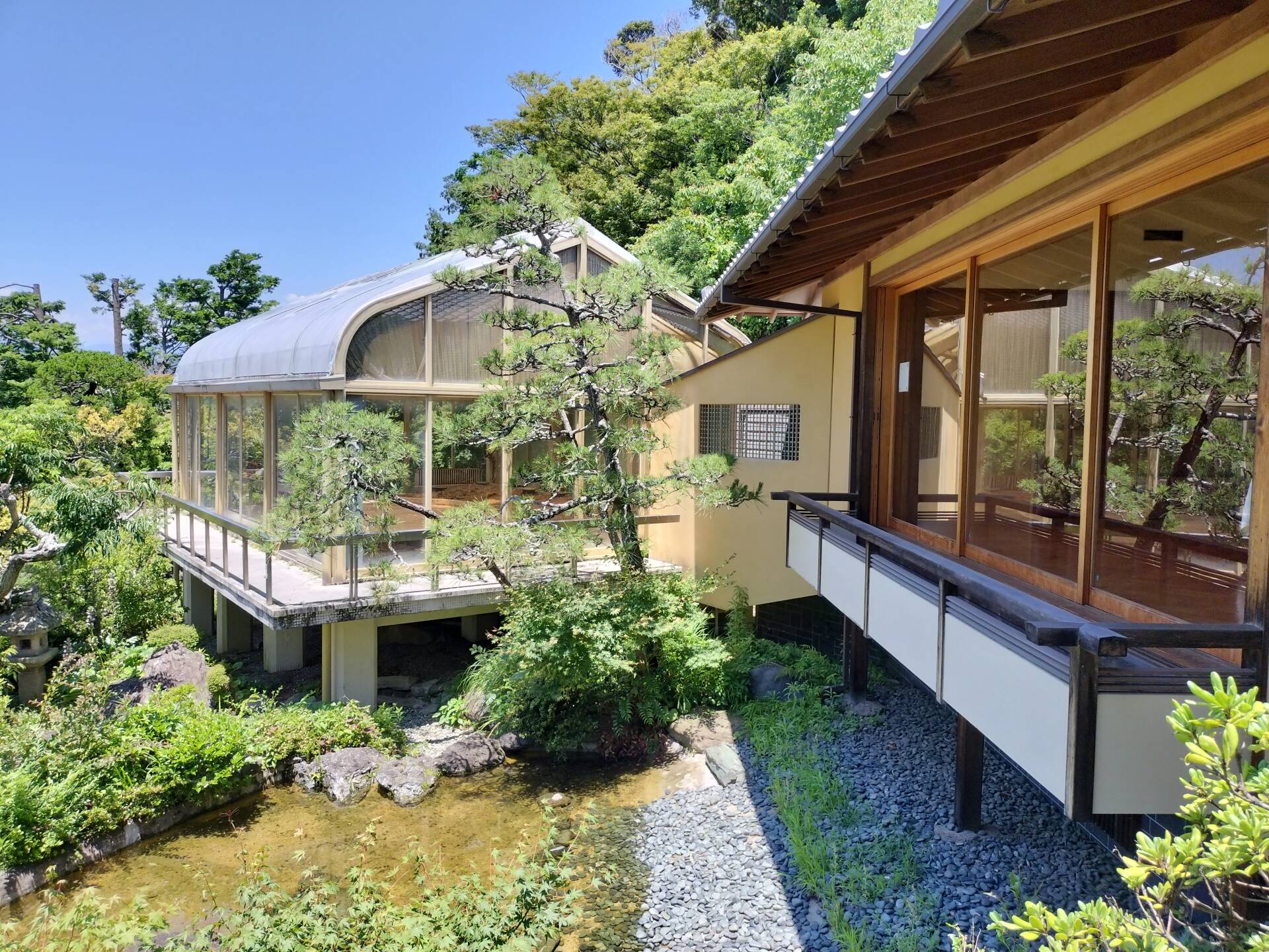 旧吉田茂邸の建物と庭(大磯・大磯城山公園)